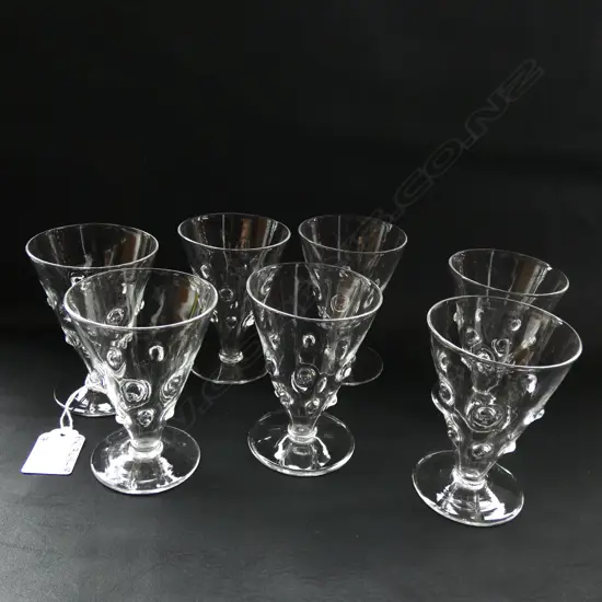 7 WEBB ENGLAND CRYSTAL HOBNAIL STEMMED GLASSES - H. 95MM