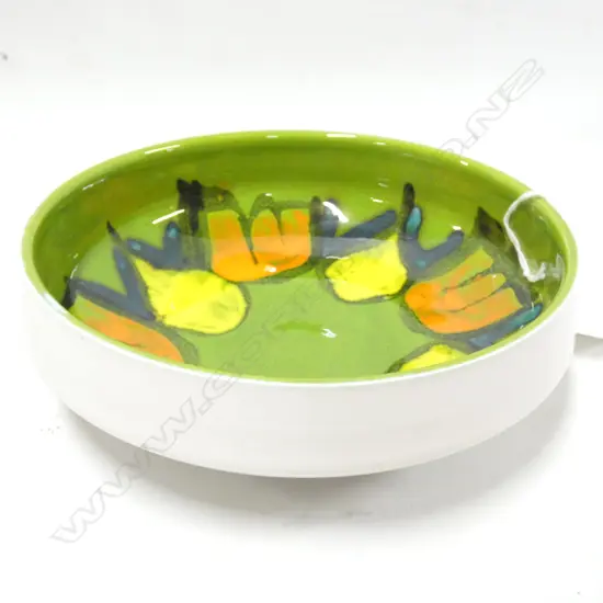 GREEN POOLE DELPHIS POTTERY BOWL; SHAPE 88 / SIGNED IH DIA 175MM