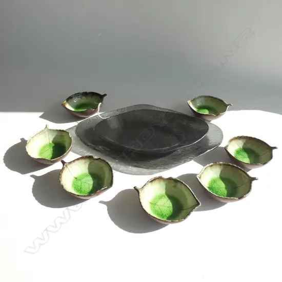PR ART GLASS PLATES & 7 GREEN & BROWN CRACKLE GLAZE LEAF BOWLS  L 115MM