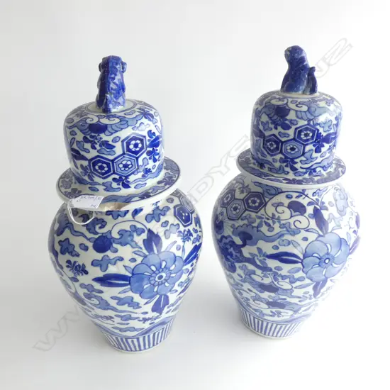PR LARGE B/W GINGER JARS H.450mm 1 CHIPPED