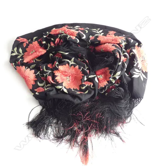 VINTAGE FLORAL EMBROIDERED BLACK FRINGED SHAWL