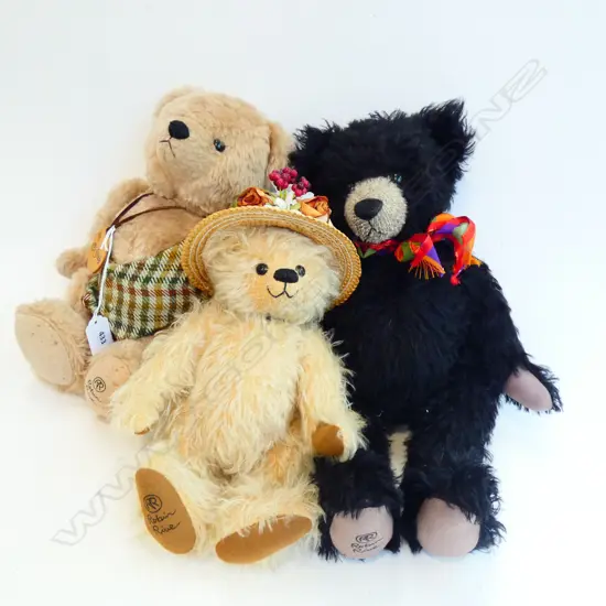 3 ROBIN RIVE BEARS