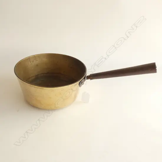 ANTIQUE BRASS KITCHEN POT 