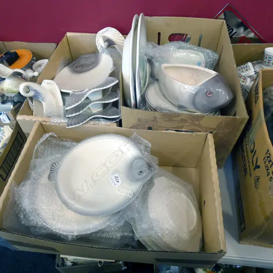 LARGE WAECHTERSBACH 'FISH' DINNER SERVICE 