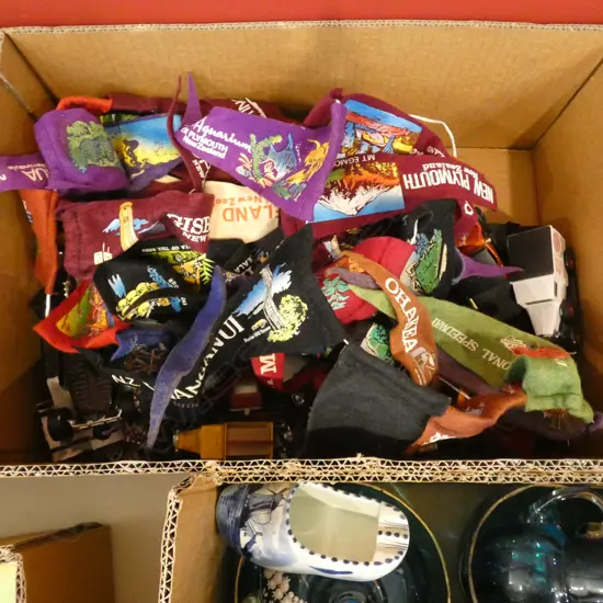 BOX LOT ASST. MODEL CARS & FELT PENNANTS / CAR FLAGS