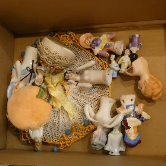 BOX LOT 13 HALF DOLLS 
