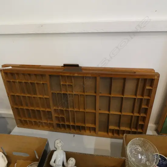 2 PRINTERS TRAYS 820x420mm