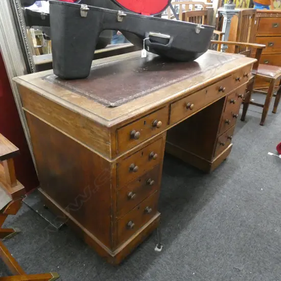VICTORIAN OAK PEDESTAL DESK LEATHER TOP W.1220mm D.605mm