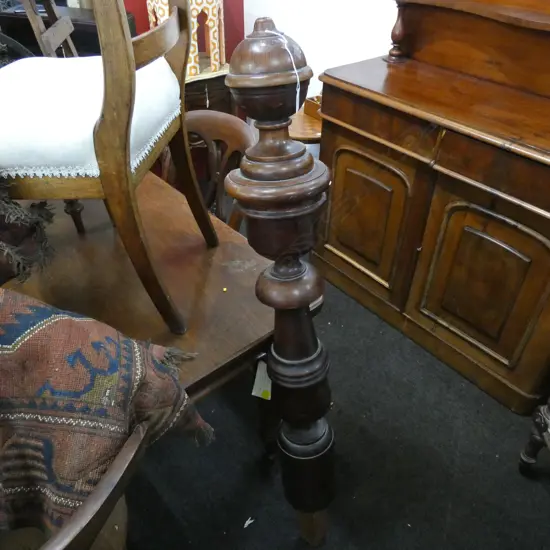 VICTORIAN CARVED BANNISTER NEWEL POST H.1350mm