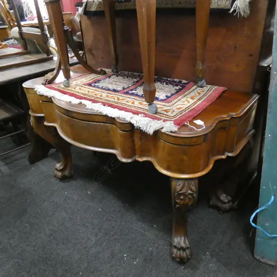 VICTORIAN DRESSER...