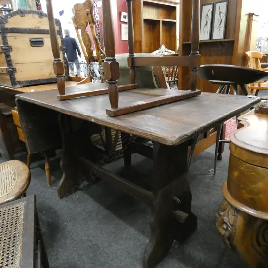 TABLE w. 1 DROP LEAF 