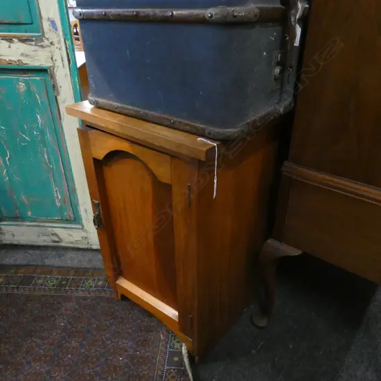 RIMU BEDSIDE CABINET