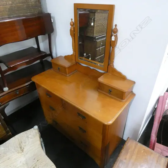 NZ COLONIAL KAURI MIRRORED DRESSING TABLE...
