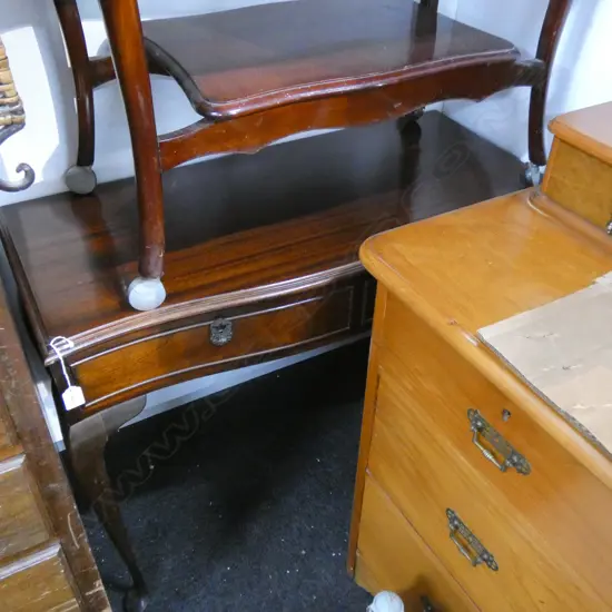 QUEEN ANNE STYLE CONSOL TABLE W.910mm