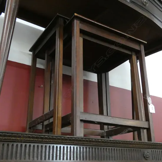 3 NESTING TABLES W.455mm