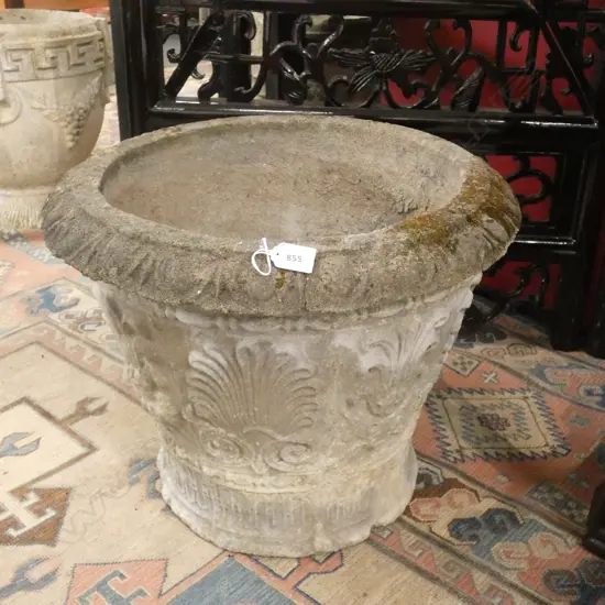 CLASSICAL STYLE CONCRETE GARDEN URN SOME CHIPPING TO BASE H 400MM W 500MM