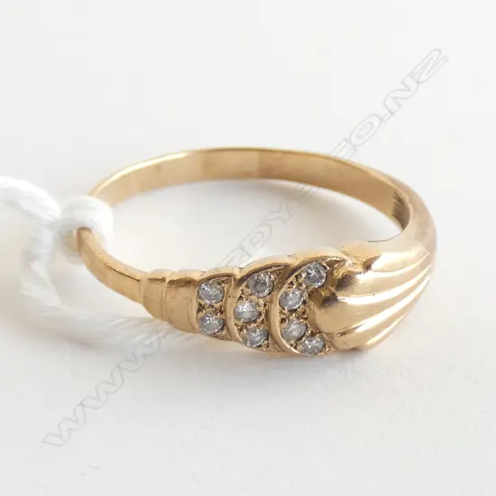 9ct YELLOW GOLD MULTI DIAMOND RING 2.18gms