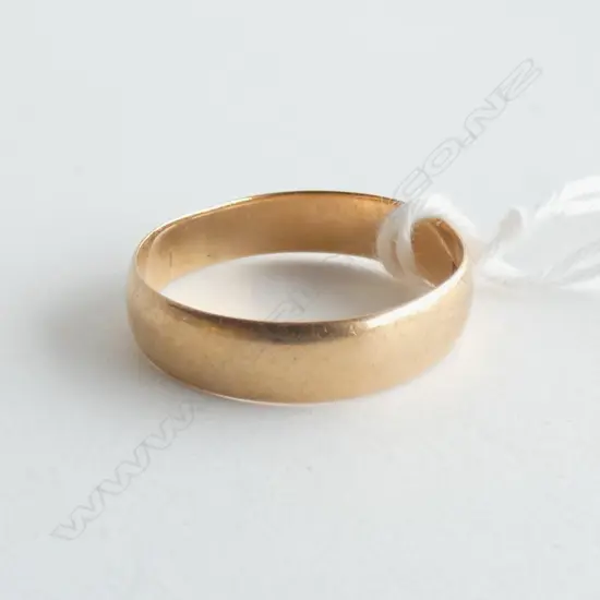 18CT GOLD WEDDER 2.9gms