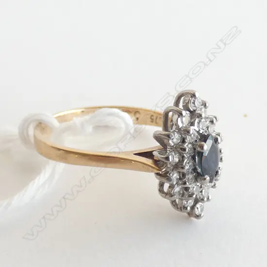 9CT GOLD SAPPHIRE & DIAMOND CLUSTER RING 2.2gms