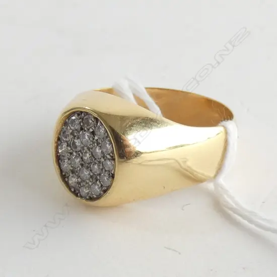 18CT HEAVY GOLD RING MULTI DIAMOND SIGNET TYPE 11.47gms