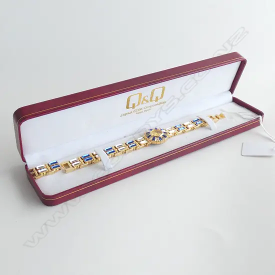 LADIES DELUXE WATCH WITH BLUE GLASS & CRYSTAL BAND & FACE RIM - SPARE LINKS