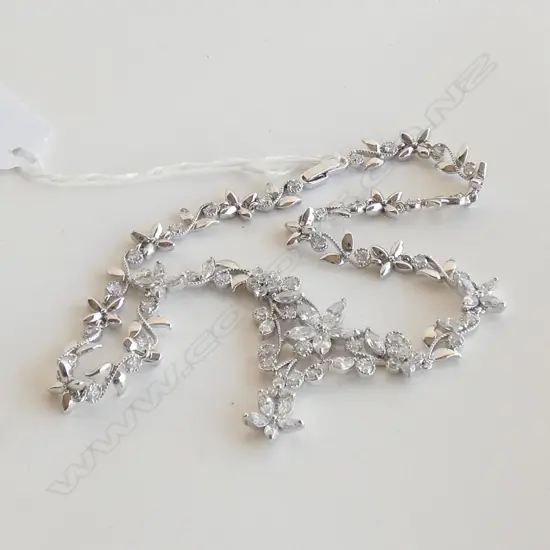 CRYSTAL SILVER TONE NECKLACE
