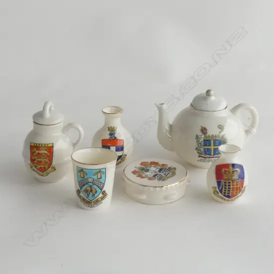 6 PCES GOS MINIATURE SOUVENIR WARE