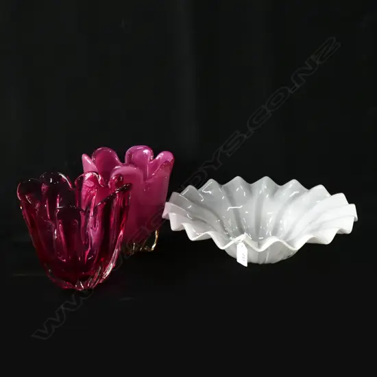2 PINK ART GLASS VASES (H 180mm) + WHITE GLASS BOWL (DIA 330mm)