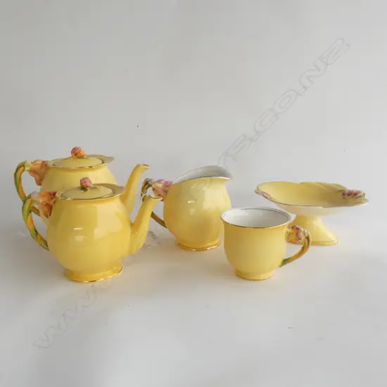 5 PCS ROYAL WINTON TIGER LILY; 2 SIZE TEAPOTS, JUG, FOOTED DISH & CUP