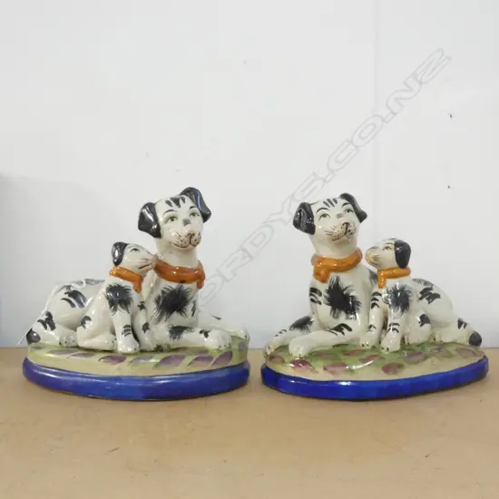 PR STAFFORDSHIRE STYLE DOGS L 210mm.
