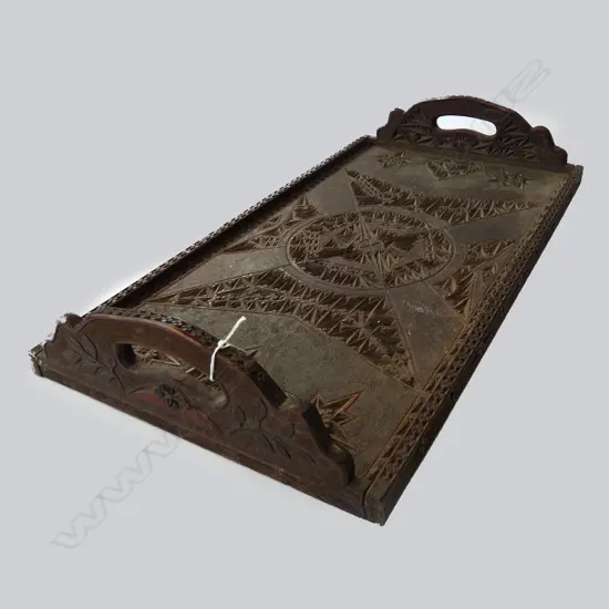 VINTAGE LGE CHIP CARVED DARK WOODEN TRAY 625 x 335mm.