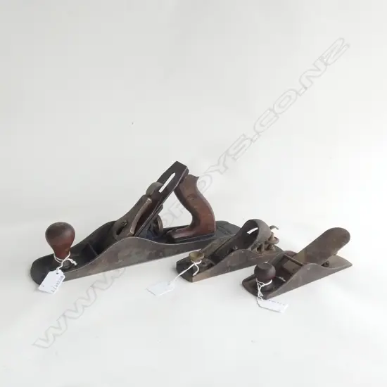 3 METAL PLANES; RECORD #5 L.360mm + 2 SMALL STANLEY PLANES