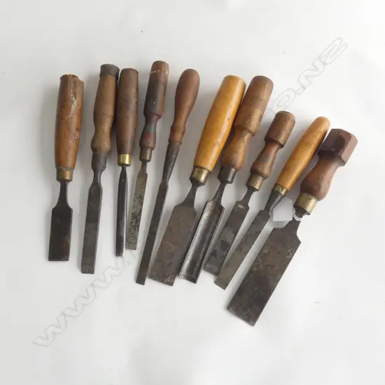 10 ASST. VINTAGE CHISELS