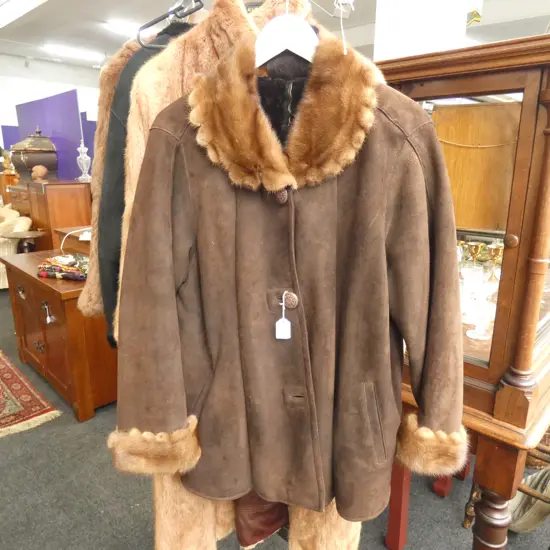 FUR LINED JACKET W FUR COLLAR