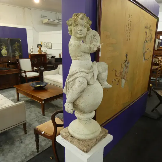 LGE CONCRETE CHERUB GARDEN ORNAMENT 930mm.