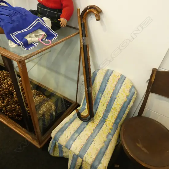 4 VINTAGE WOODEN WALKING STICKS L.930mm 1 w. TREATED BORER