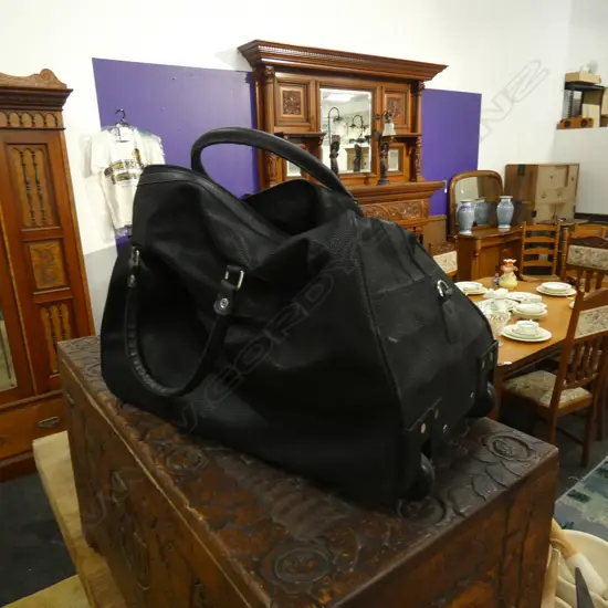 BLACK TRAVEL TROLLEY BAG ( FROM CITTA)