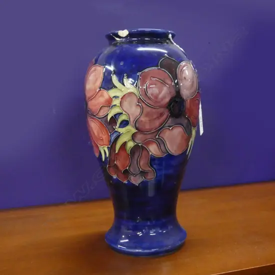 MOORCROFT VASE AF H.250 RIM CHIP
