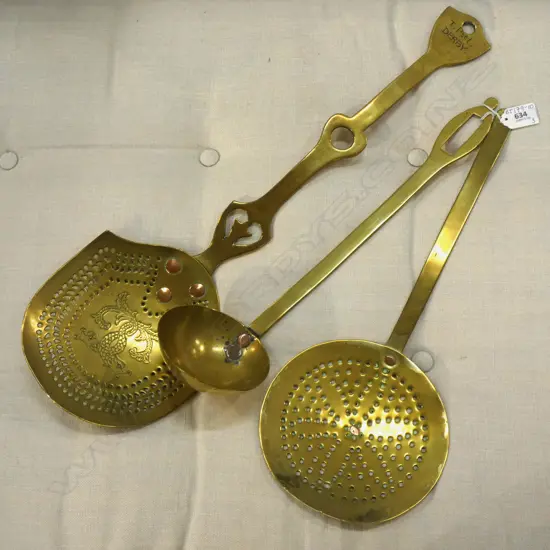 2 BRASS PRESERVING SKIMMERS (LARGEST L 580mm.) + LGE BRASS & COPPER LADLE (L 435mm.)