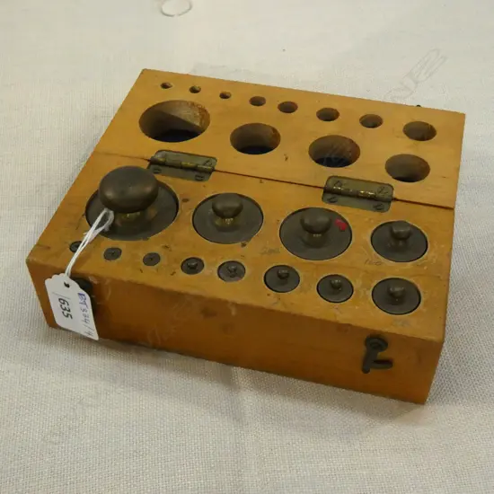 SET OF 12 BRASS METRIC WEIGHTS, CASED