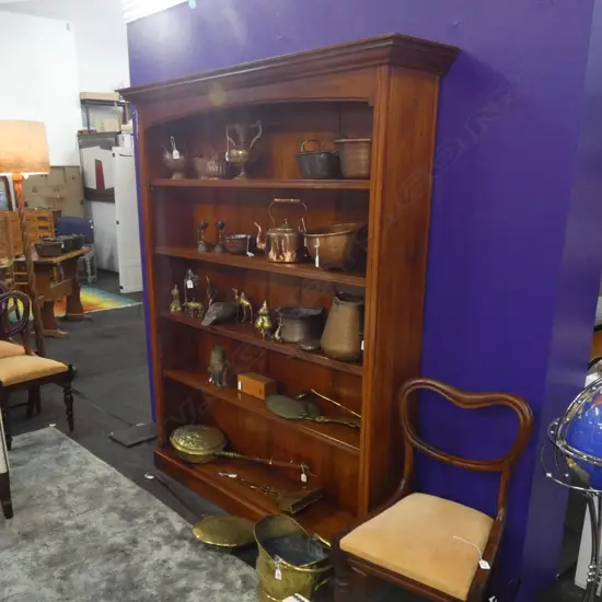 LARGE BOOKCASE w. 4 SHELVES