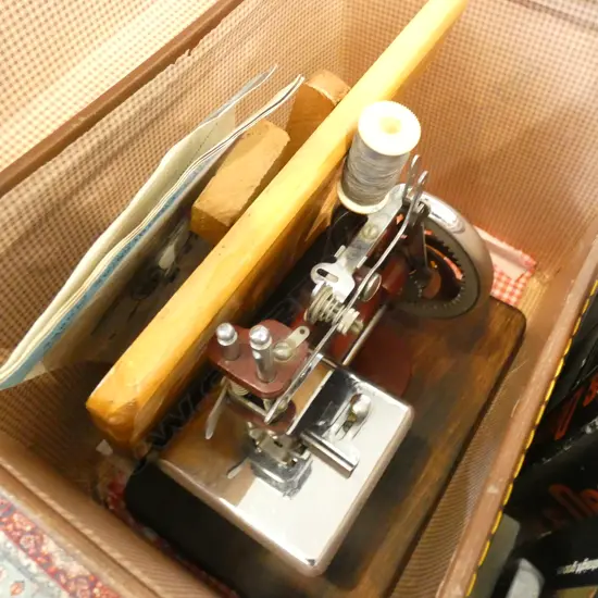 MINI ESSEX SEWING MACHINE, CASED