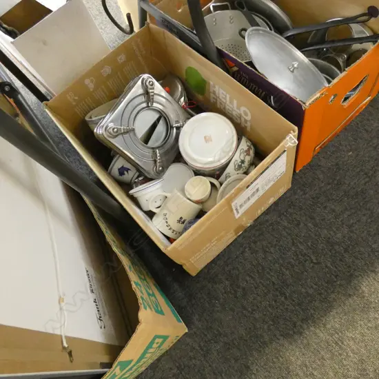 BOX MISC CHINESE ITEMS NEW