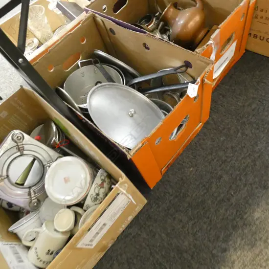 BOX VINTAGE ALUMINIUM POTS