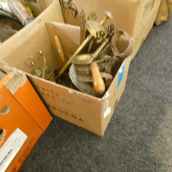 BOX ASSORTED COPPER & BRASS