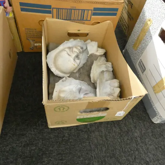 BOX CERAMIC MASKS/HEADS