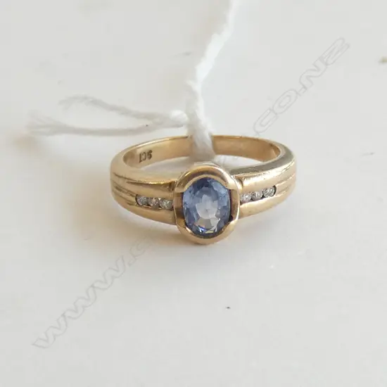 9CT GOLD BLUE SAPPHIRE STONE & DIAMOND RING 2.6gms