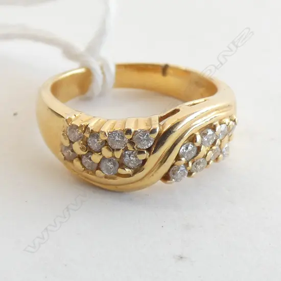 14K GOLD & 16 DIAMOND RING 4.5gms