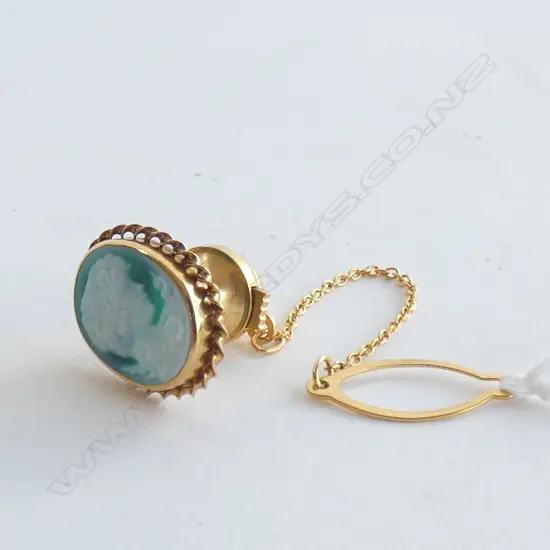 18CT GOLD AND CAMEO TIE PIN 2.7 gm