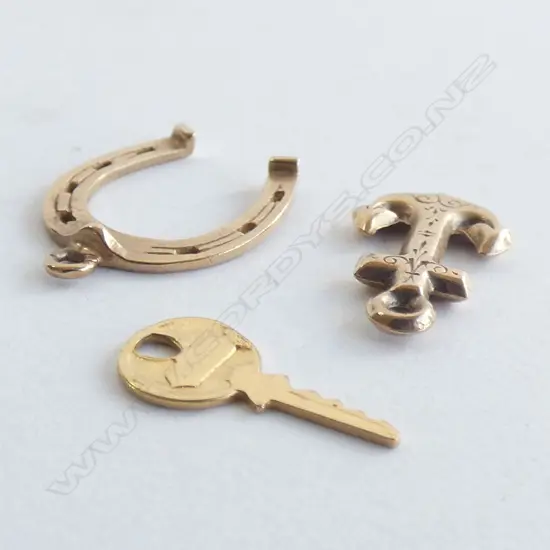 3 X 9CT GOLD CHARMS ANCHOR/KEY/HORSESHOE 1.20gm